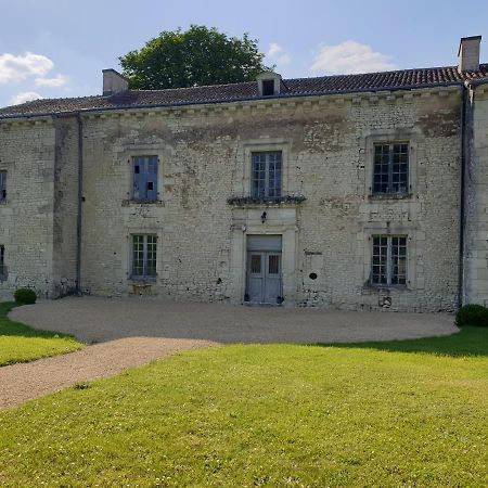 Domaine De Bourgville Monts-sur-Guesnes Eksteriør bilde