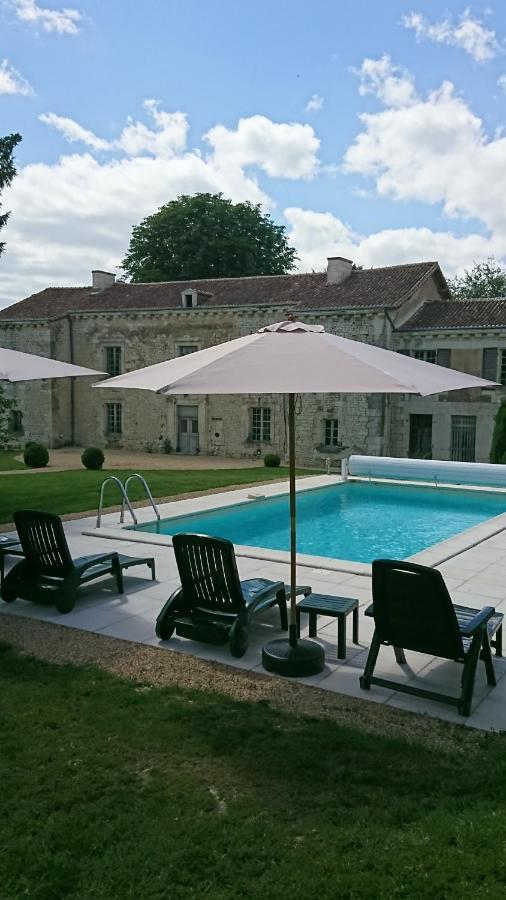 Domaine De Bourgville Monts-sur-Guesnes Eksteriør bilde