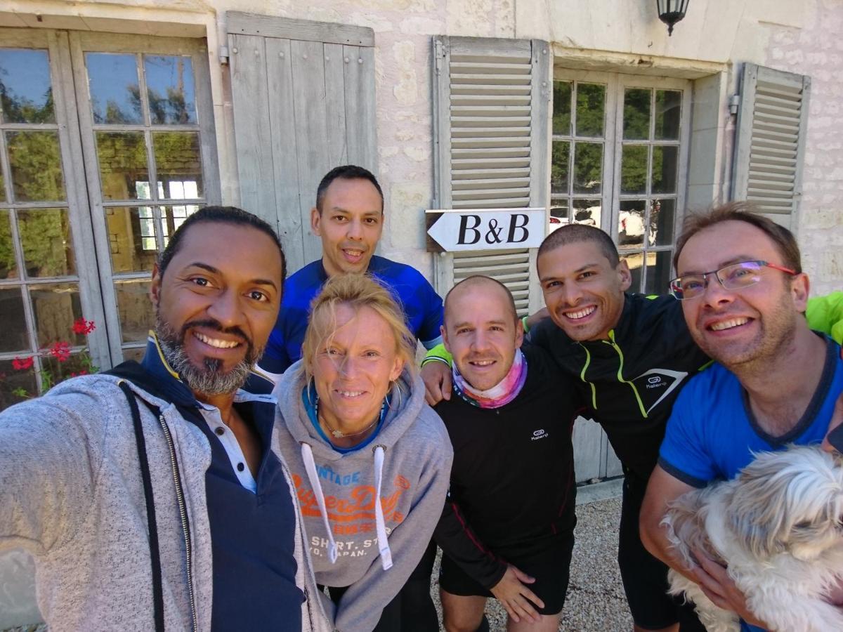 Domaine De Bourgville Monts-sur-Guesnes Eksteriør bilde